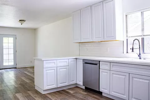 Kitchen - 823 Spaniel Dr, Redding, CA 96003 photo 3 of 3