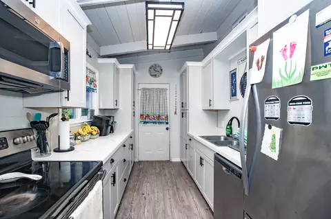 Kitchen - 13487 Evelyn St, Red Bluff, CA 96080 photo 1 of 5