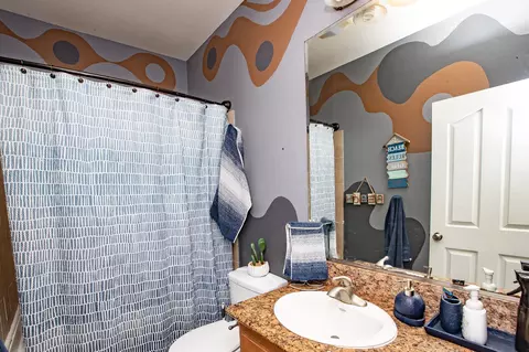 Bath - 20347 Acorn Ave, Red Bluff, CA 96080 photo 1 of 5