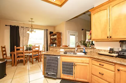 Kitchen - 20347 Acorn Ave, Red Bluff, CA 96080 photo 4 of 7