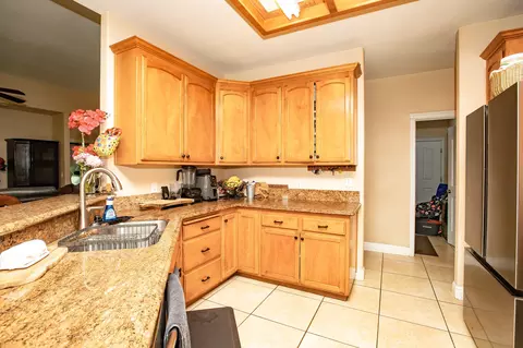 Kitchen - 20347 Acorn Ave, Red Bluff, CA 96080 photo 3 of 7