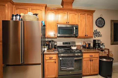 Kitchen - 20347 Acorn Ave, Red Bluff, CA 96080 photo 5 of 7