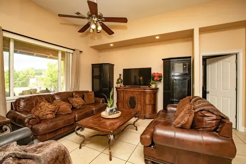 Living - 20347 Acorn Ave, Red Bluff, CA 96080 photo 1 of 3