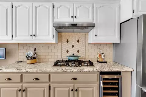 Kitchen - 2357 Templeton Dr, Redding, CA 96002 photo 4 of 6