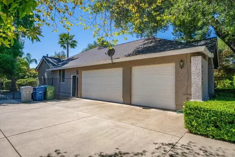Exterior - 2357 Templeton Dr, Redding, CA 96002 photo 19 of 25