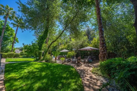 Exterior - 2357 Templeton Dr, Redding, CA 96002 photo 7 of 25