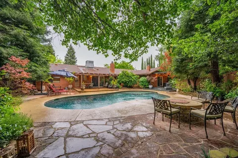 16476 Plateau Cir, Redding, CA 96001