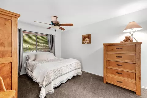 Bedroom - 16476 Plateau Cir, Redding, CA 96001 photo 4 of 7