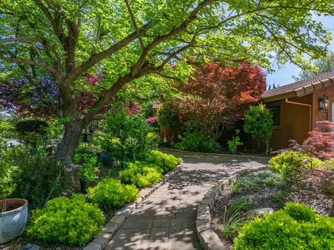 Exterior - 16476 Plateau Cir, Redding, CA 96001 photo 45 of 46