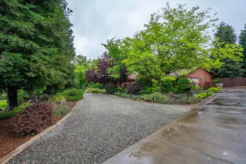 Exterior - 16476 Plateau Cir, Redding, CA 96001 photo 9 of 46