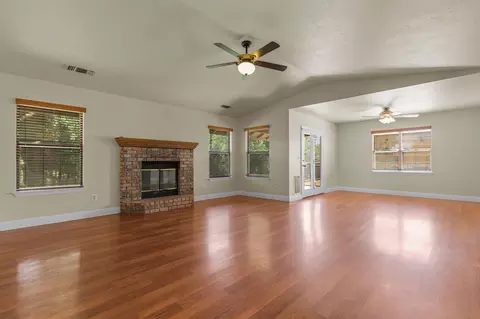 Living - 2773 Summerbreeze Pl, Redding, CA 96001 photo 2 of 6