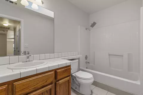Bath - 2773 Summerbreeze Pl, Redding, CA 96001 photo 1 of 2