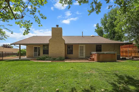 Exterior - 2773 Summerbreeze Pl, Redding, CA 96001 photo 7 of 11