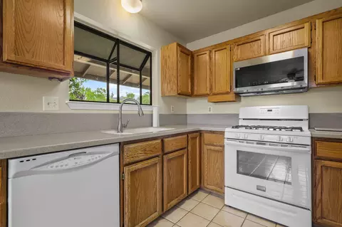 Kitchen - 2773 Summerbreeze Pl, Redding, CA 96001 photo 1 of 1