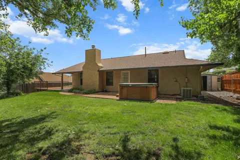 Exterior - 2773 Summerbreeze Pl, Redding, CA 96001 photo 8 of 11