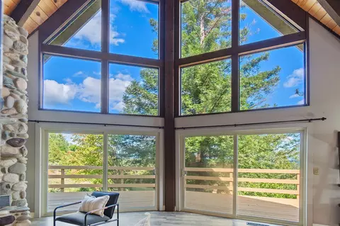 Living - 15754 Rock Creek Rd, Redding, CA 96001 photo 4 of 4