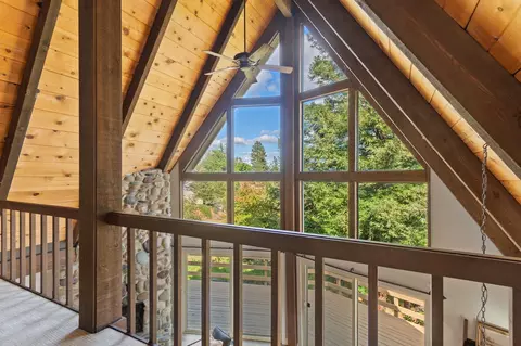 Entry Way - 15754 Rock Creek Rd, Redding, CA 96001 photo 4 of 5
