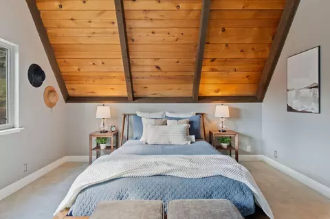 Bedroom - 15754 Rock Creek Rd, Redding, CA 96001 photo 1 of 4