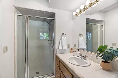 Bath - 7137 Granada Dr, Redding, CA 96002 photo 2 of 6