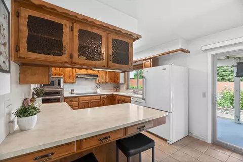 Kitchen - 7137 Granada Dr, Redding, CA 96002 photo 1 of 6
