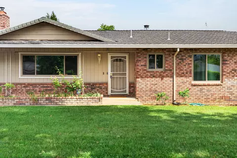 Exterior - 7137 Granada Dr, Redding, CA 96002 photo 3 of 15