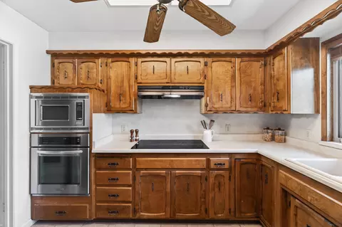 Kitchen - 7137 Granada Dr, Redding, CA 96002 photo 4 of 6
