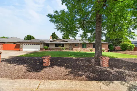 7137 Granada Dr, Redding, CA 96002