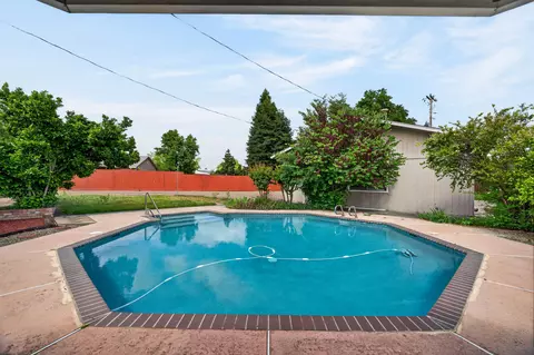 Exterior - 7137 Granada Dr, Redding, CA 96002 photo 8 of 15