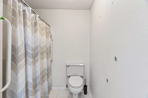 Bath - 7137 Granada Dr, Redding, CA 96002 photo 4 of 6