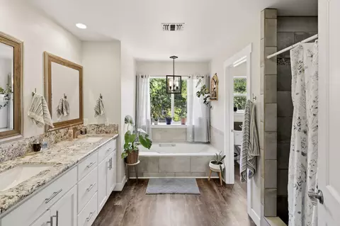 Bath - 7300 Placer Rd, Redding, CA 96001 photo 2 of 5