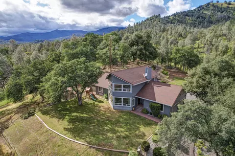 Exterior - 7300 Placer Rd, Redding, CA 96001 photo 5 of 17