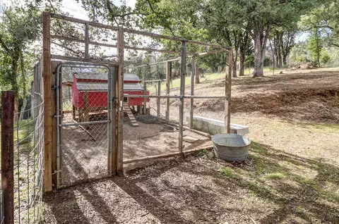 Exterior - 7300 Placer Rd, Redding, CA 96001 photo 12 of 17