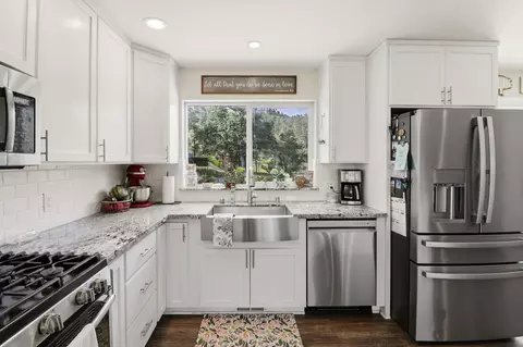 Kitchen - 7300 Placer Rd, Redding, CA 96001 photo 2 of 5