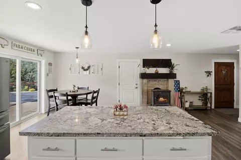 Kitchen - 7300 Placer Rd, Redding, CA 96001 photo 3 of 5