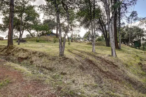Exterior - 7300 Placer Rd, Redding, CA 96001 photo 15 of 17