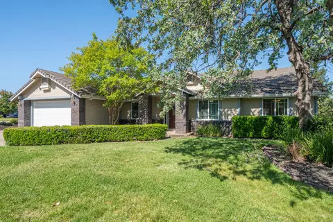 3438 Showboat Ct, Redding, CA 96003