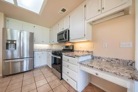 Kitchen - 3438 Showboat Ct, Redding, CA 96003 photo 2 of 5