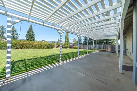 Exterior - 3438 Showboat Ct, Redding, CA 96003 photo 7 of 20