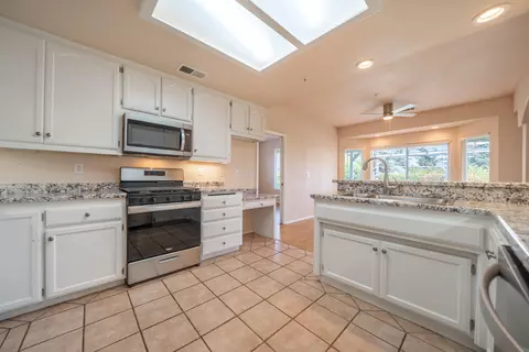 Kitchen - 3438 Showboat Ct, Redding, CA 96003 photo 3 of 5
