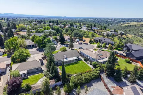 View/Area - 3438 Showboat Ct, Redding, CA 96003 photo 3 of 5
