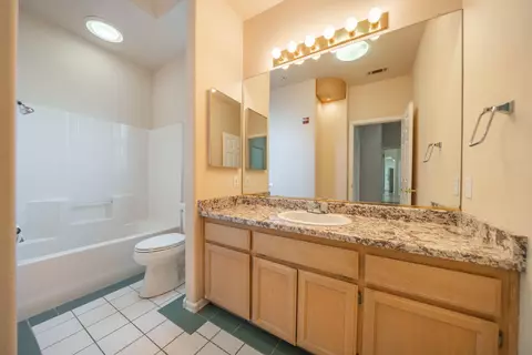 Bath - 3438 Showboat Ct, Redding, CA 96003 photo 1 of 4