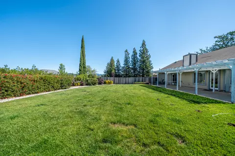 Exterior - 3438 Showboat Ct, Redding, CA 96003 photo 13 of 20