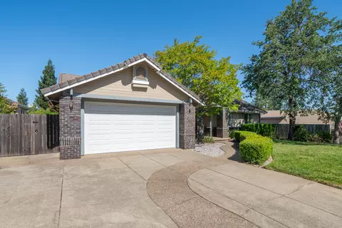 Exterior - 3438 Showboat Ct, Redding, CA 96003 photo 4 of 20