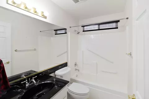 Bath - 1102 Golden Gate Trl, Redding, CA 96003 photo 1 of 2