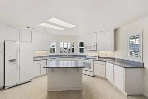 Kitchen - 1102 Golden Gate Trl, Redding, CA 96003 photo 2 of 2