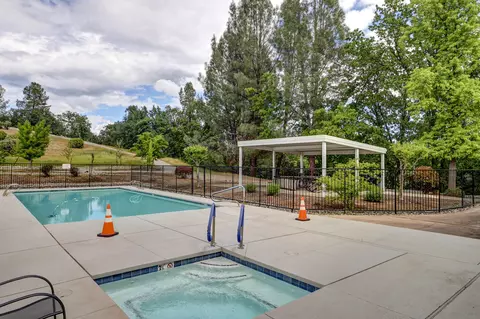 Exterior - 1102 Golden Gate Trl, Redding, CA 96003 photo 4 of 4
