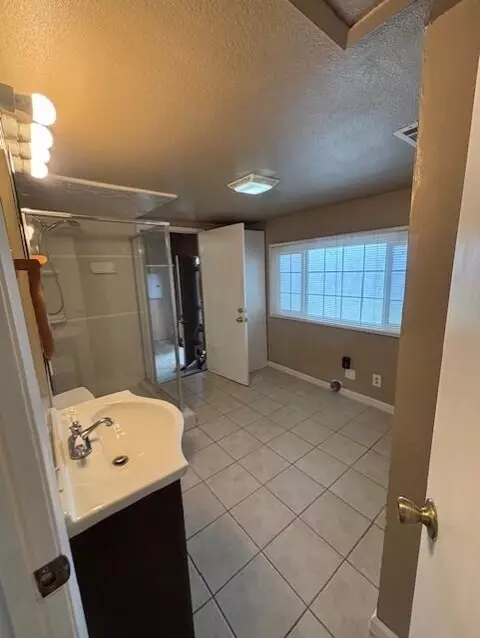 Bath - 510 David Ave, Red Bluff, CA 96080 photo 3 of 4