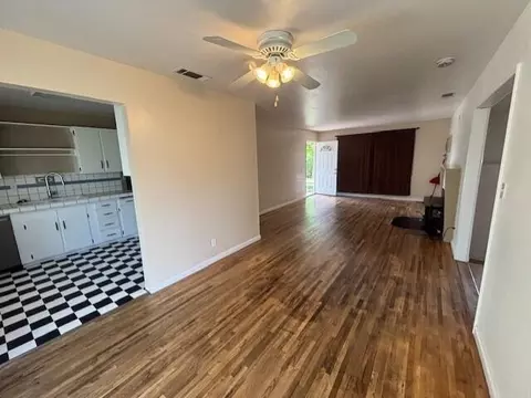 Living - 510 David Ave, Red Bluff, CA 96080 photo 4 of 11