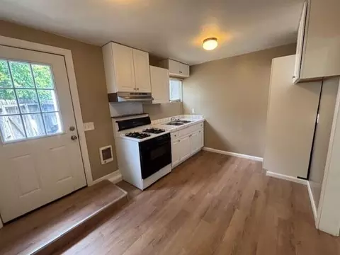 Kitchen - 510 David Ave, Red Bluff, CA 96080 photo 5 of 6