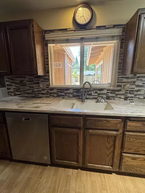 Kitchen - 37023 Park Ave, Burney, CA 96013 photo 5 of 9